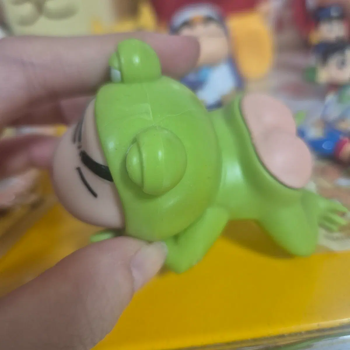짱구는 못말려개구리 피규어