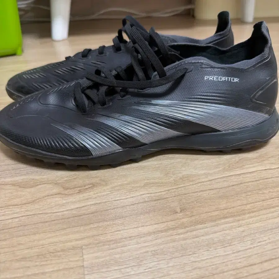 아디다스 프레데터 리그 로우 TF 풋살화