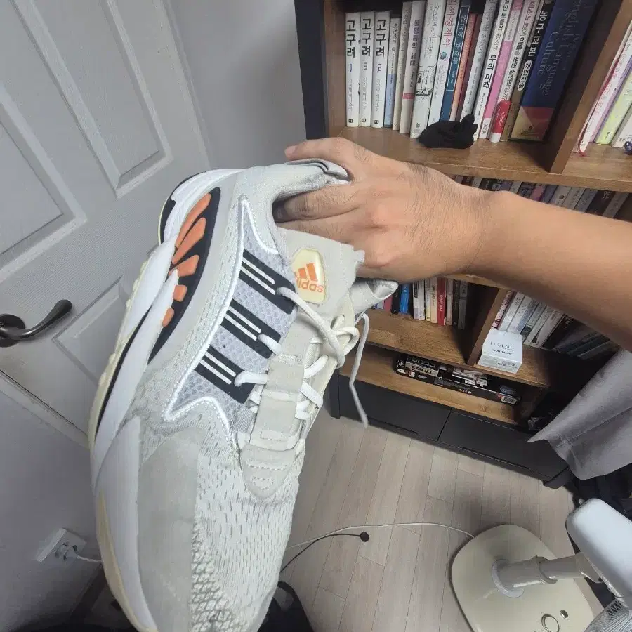 아디다스 byw 로우 농구화 270