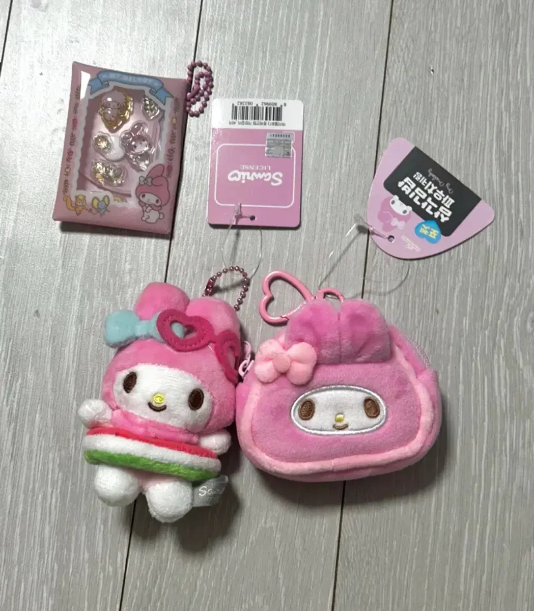 산리오 마이멜로디 삼각김밥 파우치 +인형키링