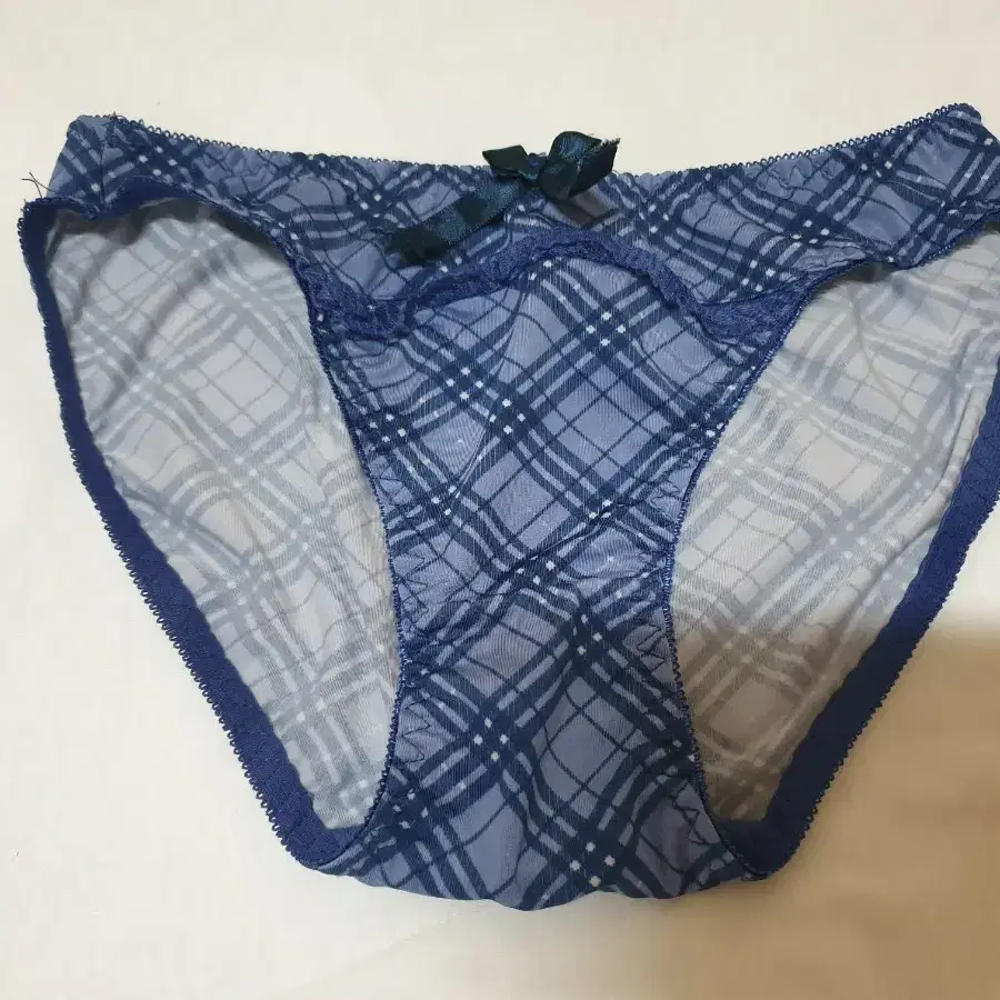 (중고)체크 무늬 속옷 블루