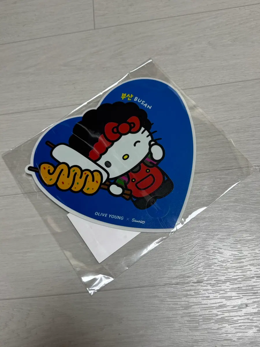올리브영 헬로키티 부채