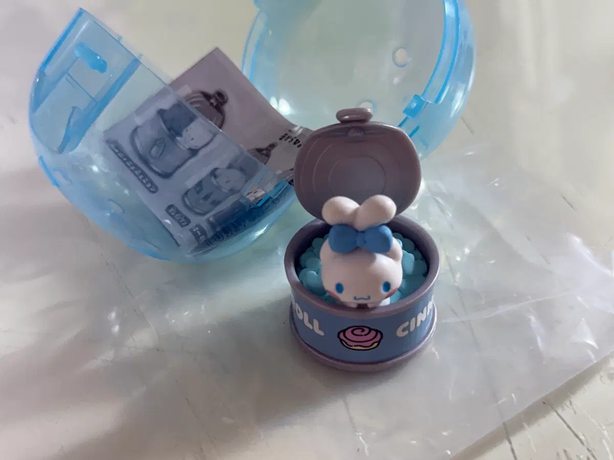 산리오 캔 캐릭터즈 피규어 가챠 시나모롤