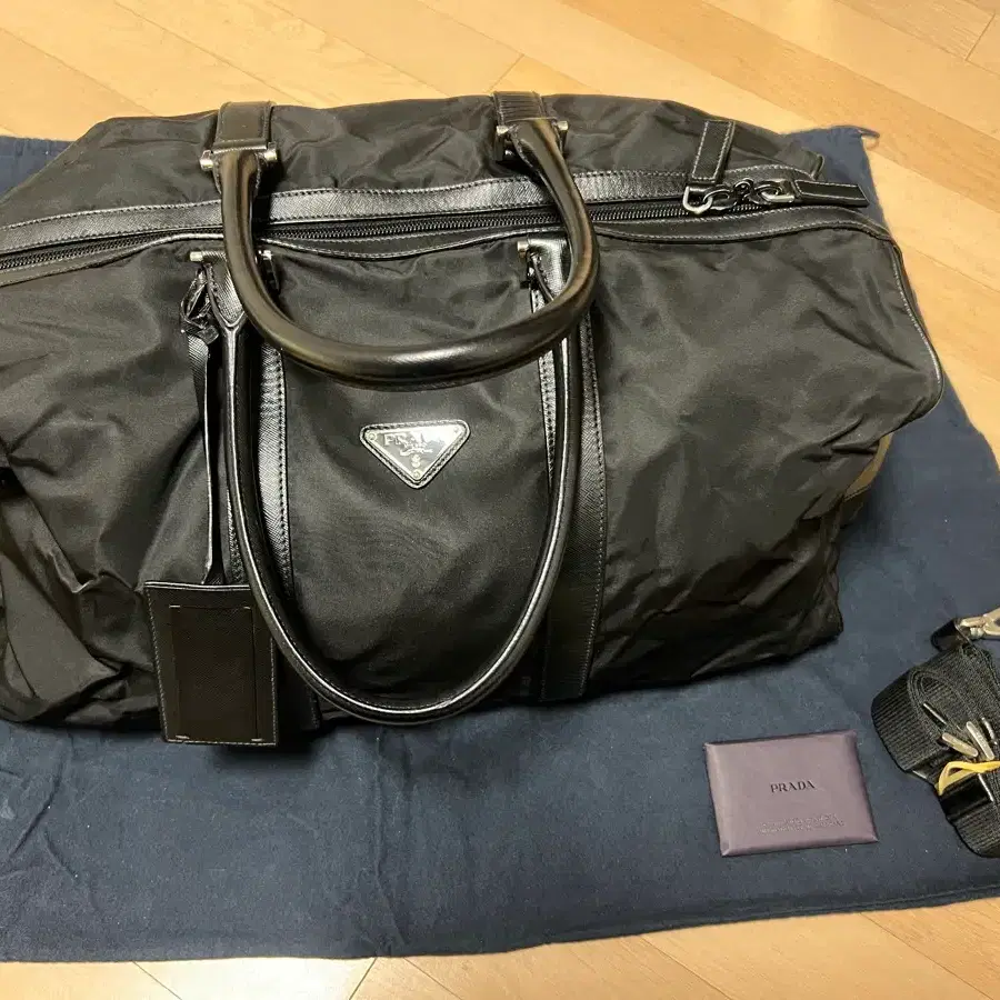 정품 프라다 보스턴백