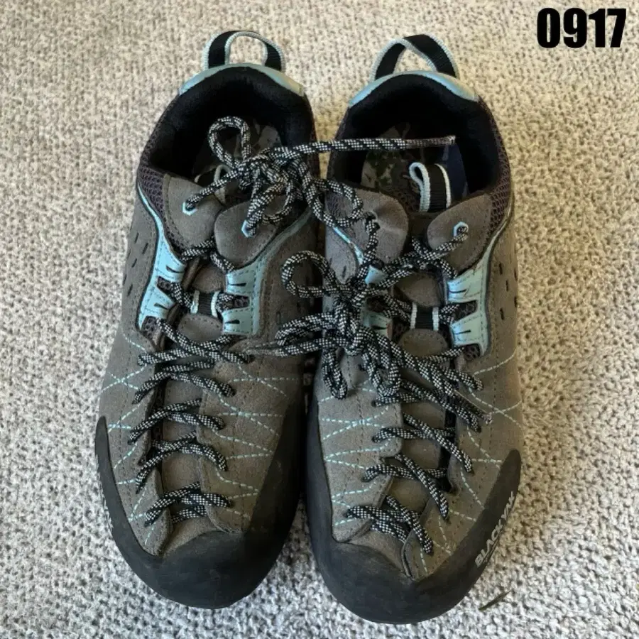 블랙야크 등산화 그레이/라이트블루 245