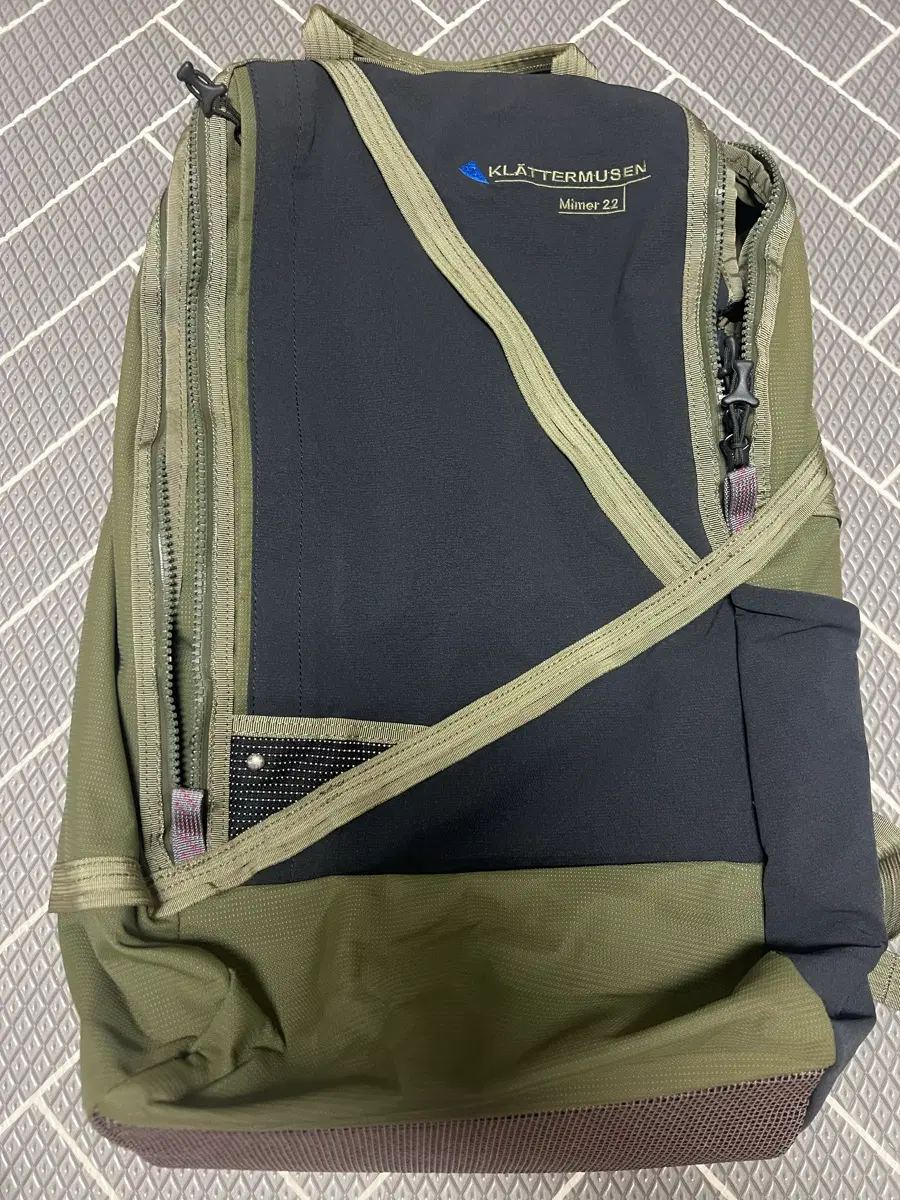 클라터뮤젠 미머22 카키
