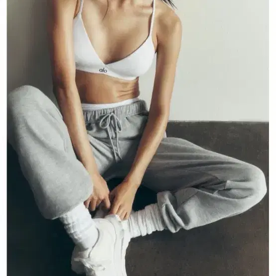 (새상품) ALO RUNNER 화이트 운동화 알로 러너 white 230cm