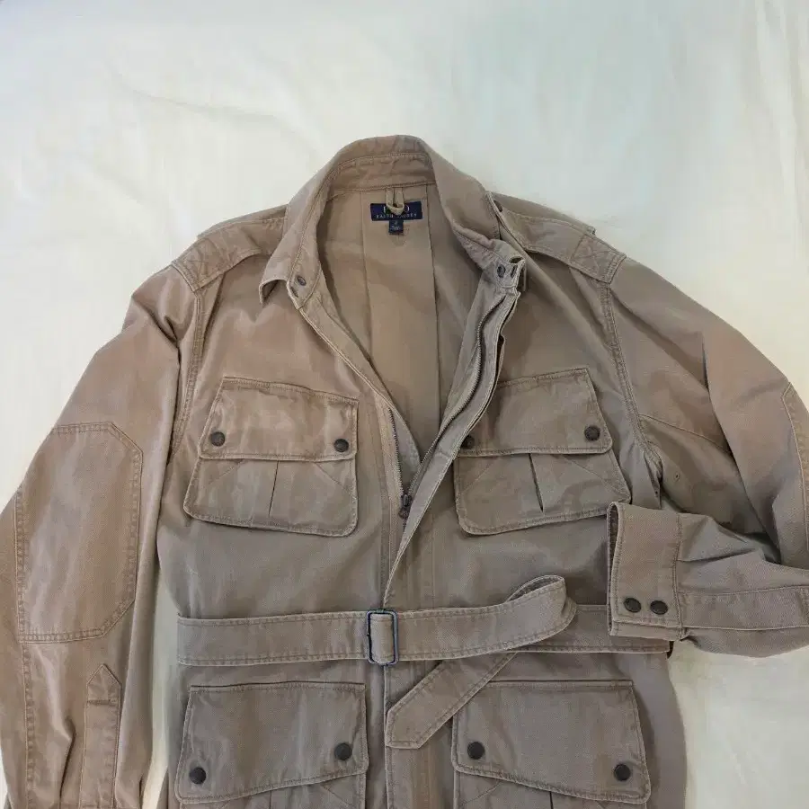 폴로 랄프 로렌(Polo Ralph Lauren) M-42 파라트루퍼 벨티드 필드 자켓(베이지)