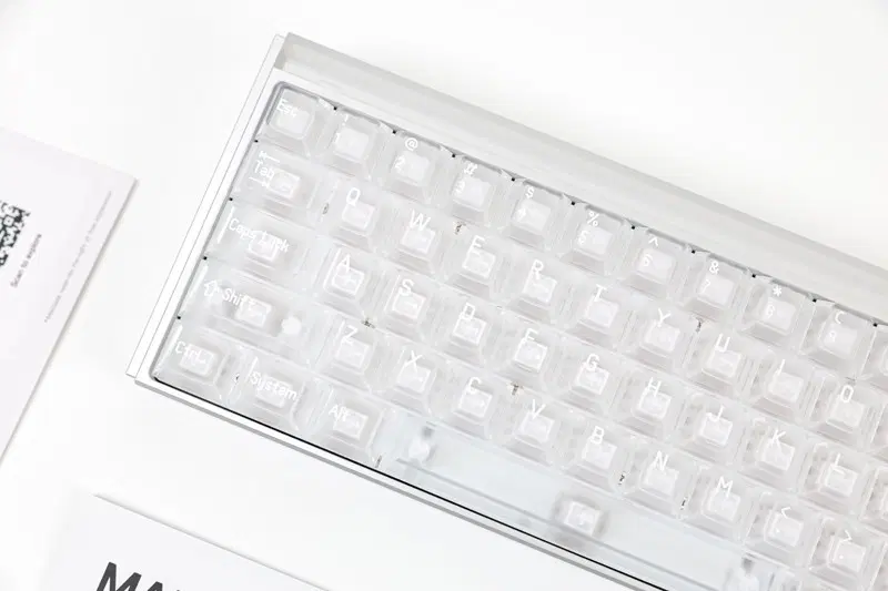 멜긱 MADE68 ULTRA V2 게이밍 키보드 판매합니다.
