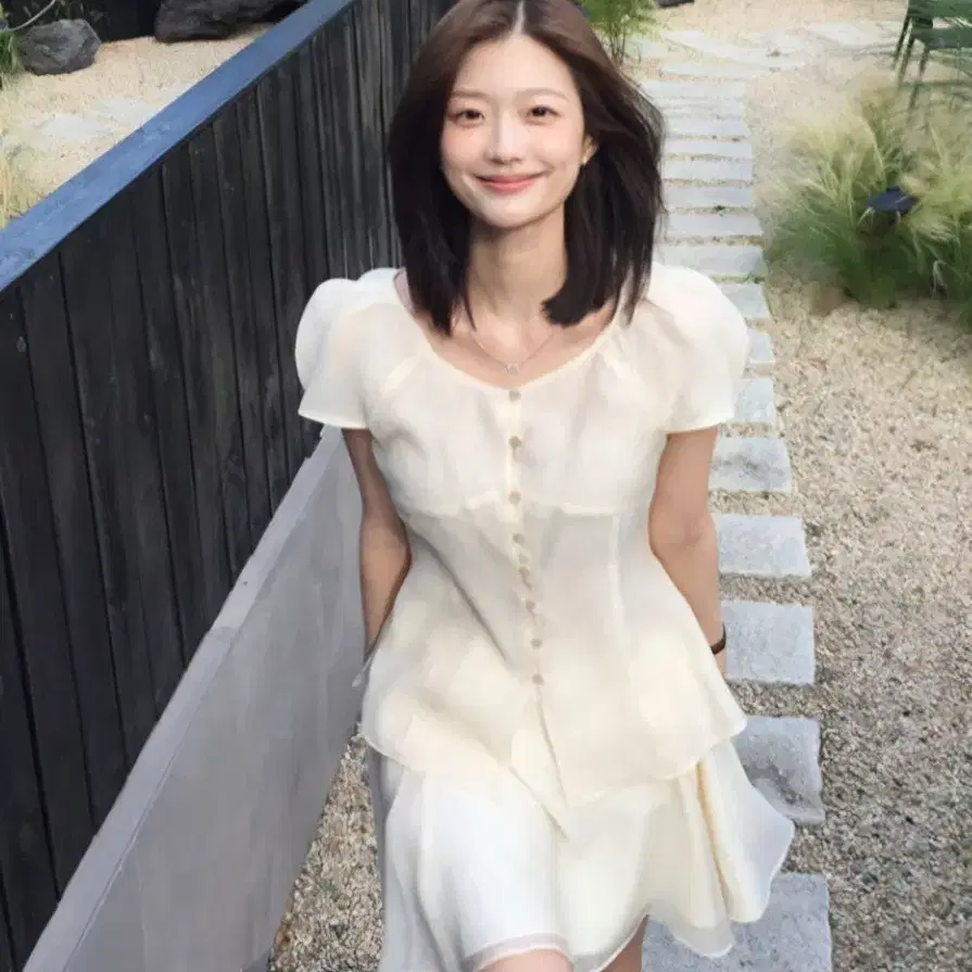 르로망 블라우스 chiffon puff volume blouse cream yellow 새상품