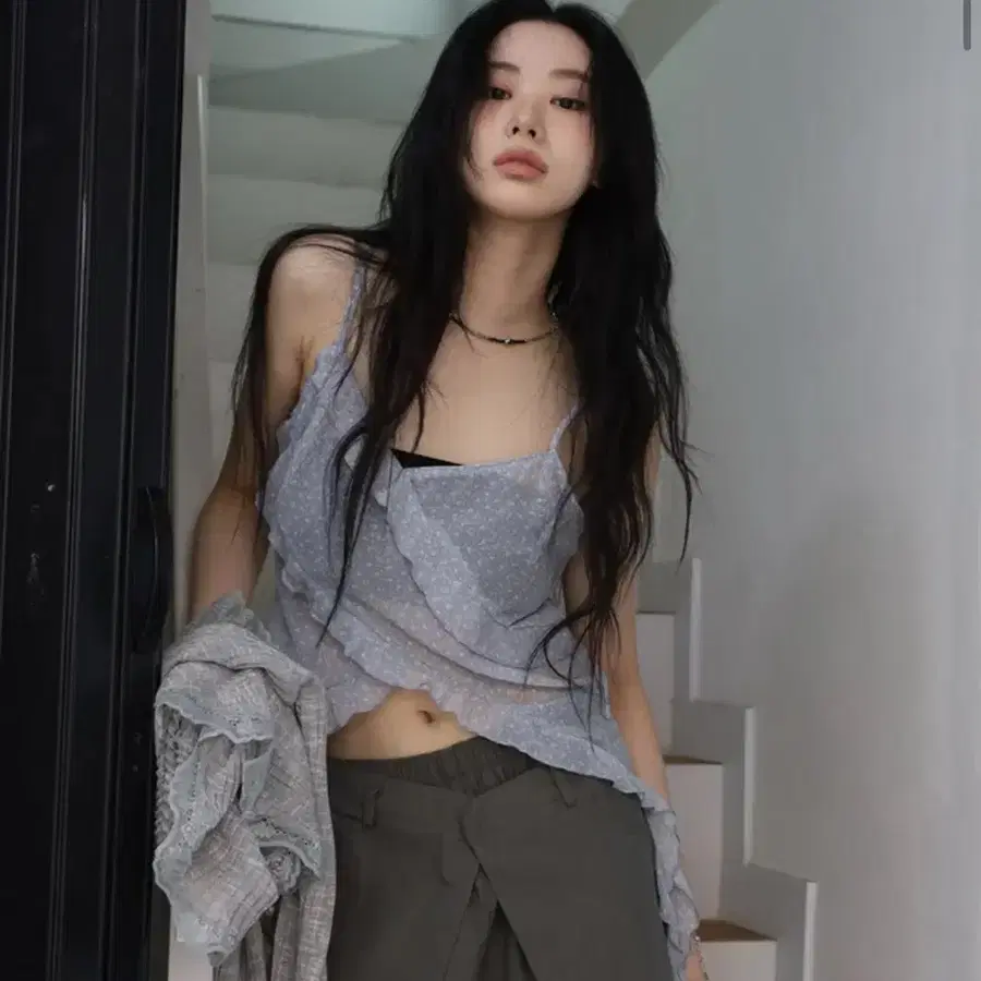 컬러인아이디 플라워 슬리브 블라우스