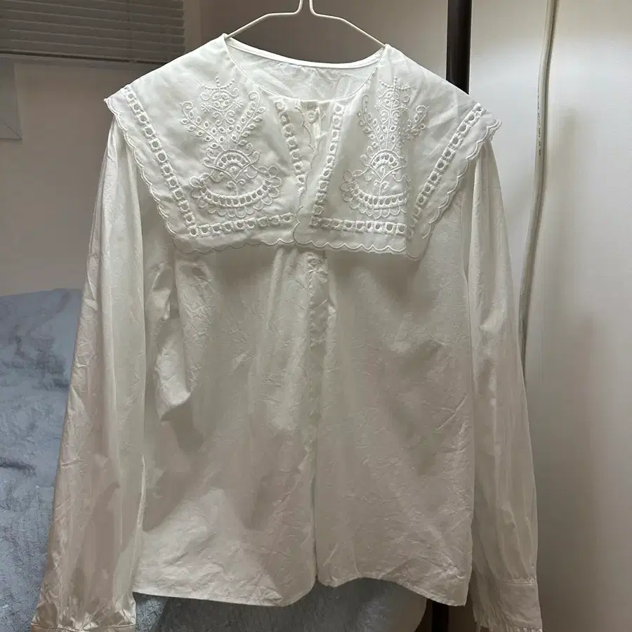 자라st 화이트 카라 블라우스