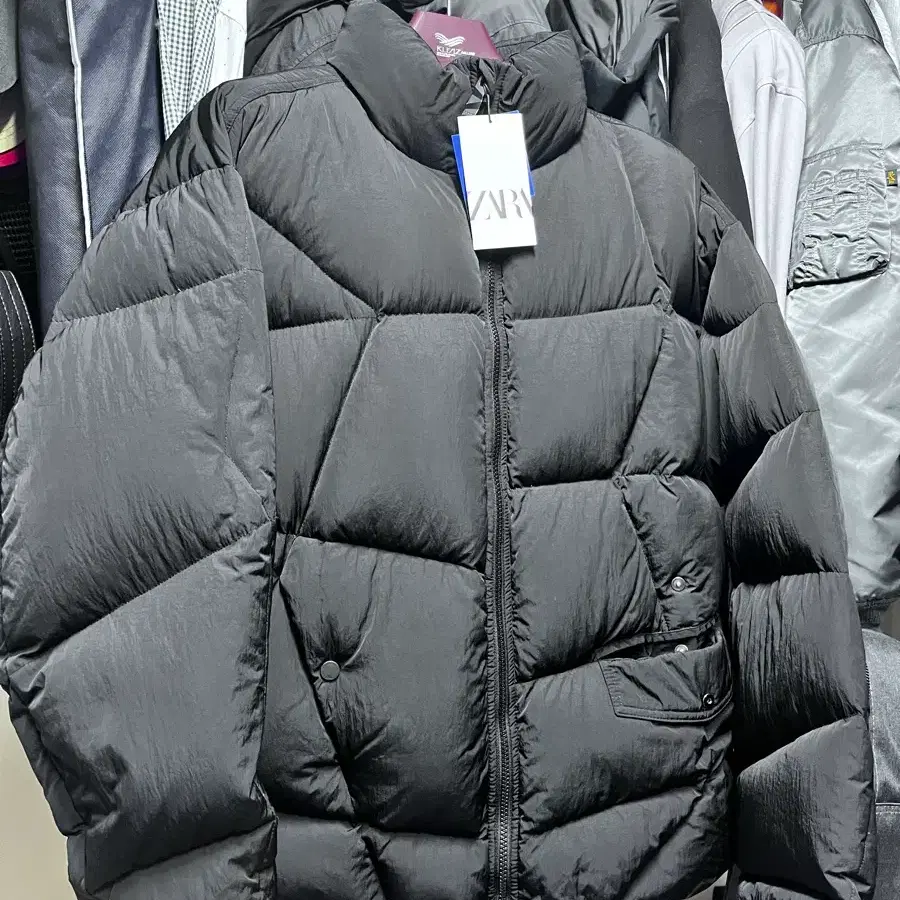 (M) 자라 아더에러 패딩 자켓 블랙 (9/10)