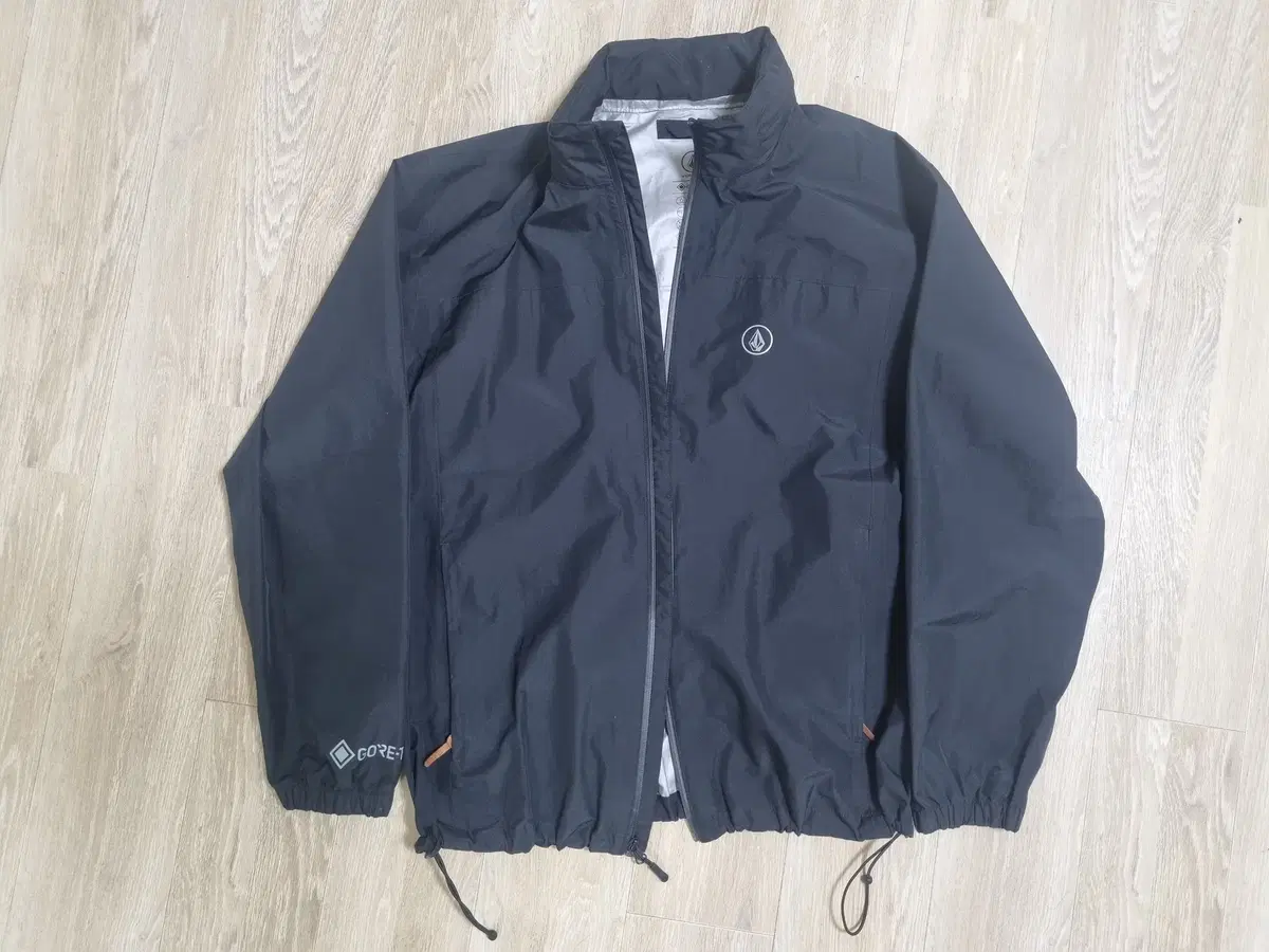 볼컴 고어텍스 자켓-블랙 엑스라지(xl) 팝니다.