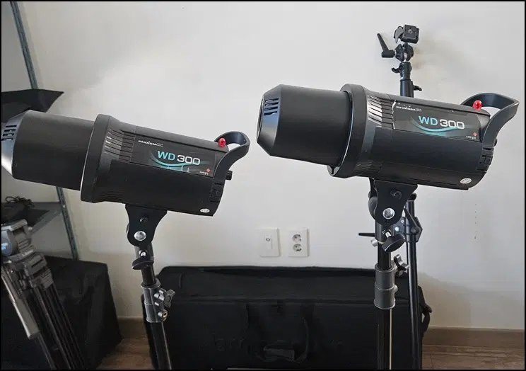 [중고] 포이즘(PHOISM) WD 300 스튜디오 스트로보 플래시 조명 (2대 세트)