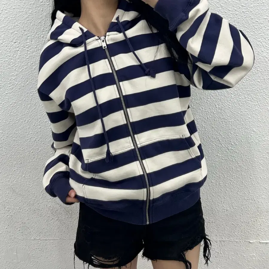 브랜디멜빌 네이비 단가라 화이트 후드집업