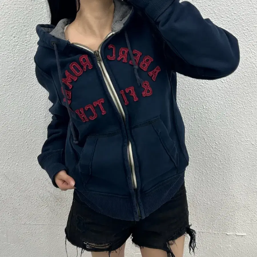 아베크롬비 센터로고 후드집업 S