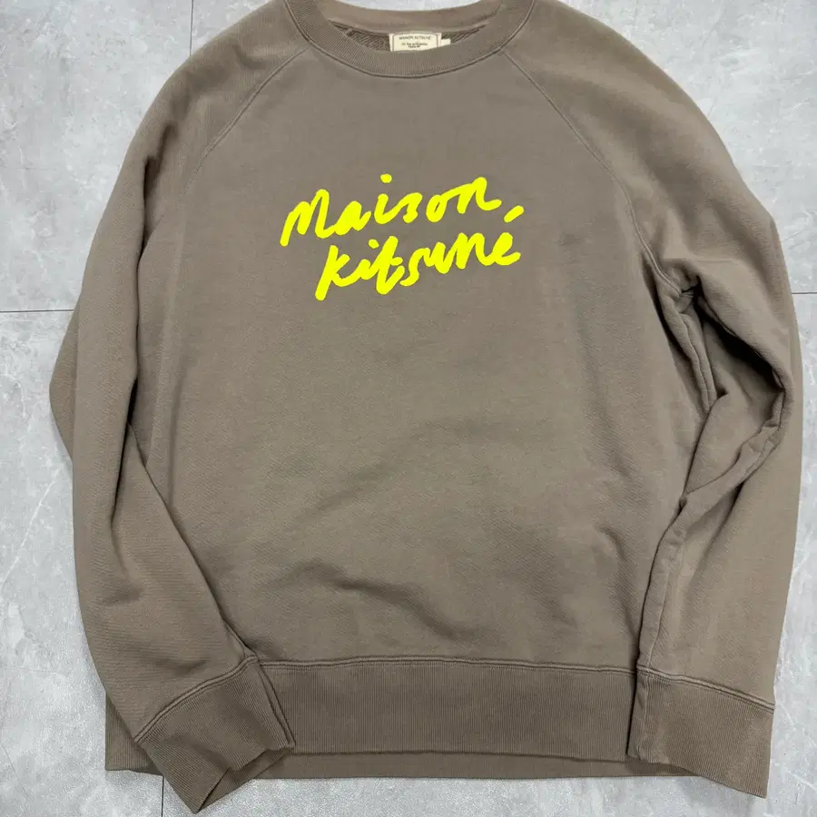 105 메종키츠네 Maison Kitsune 맨투맨