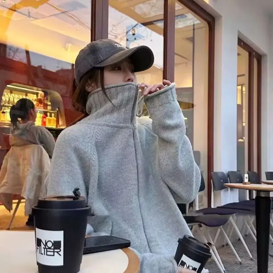 마틴킴 뒷면 로고 가디건 네이비