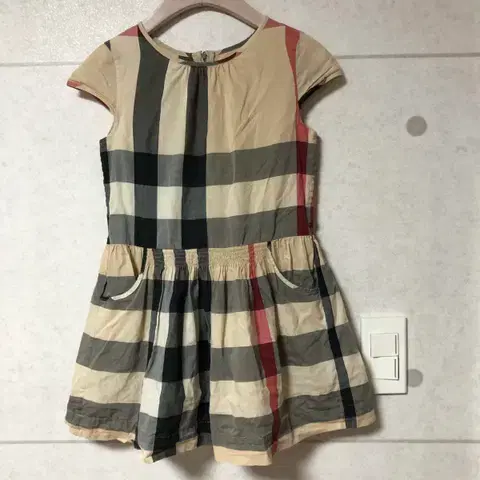 버버리 키즈 여아 원피스 사이즈 8y 128cm 아동 하객룩 결혼식