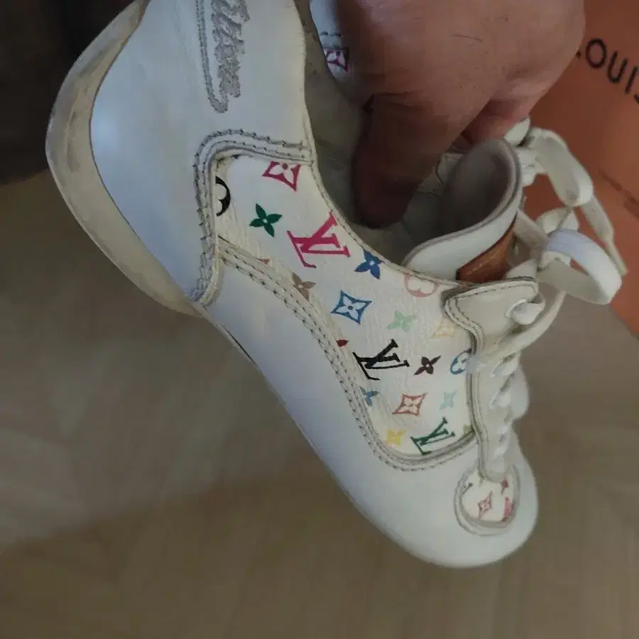 LOUIS VUITTON 루이비통 (정품) 멀티컬러 스니커즈 35 1/2