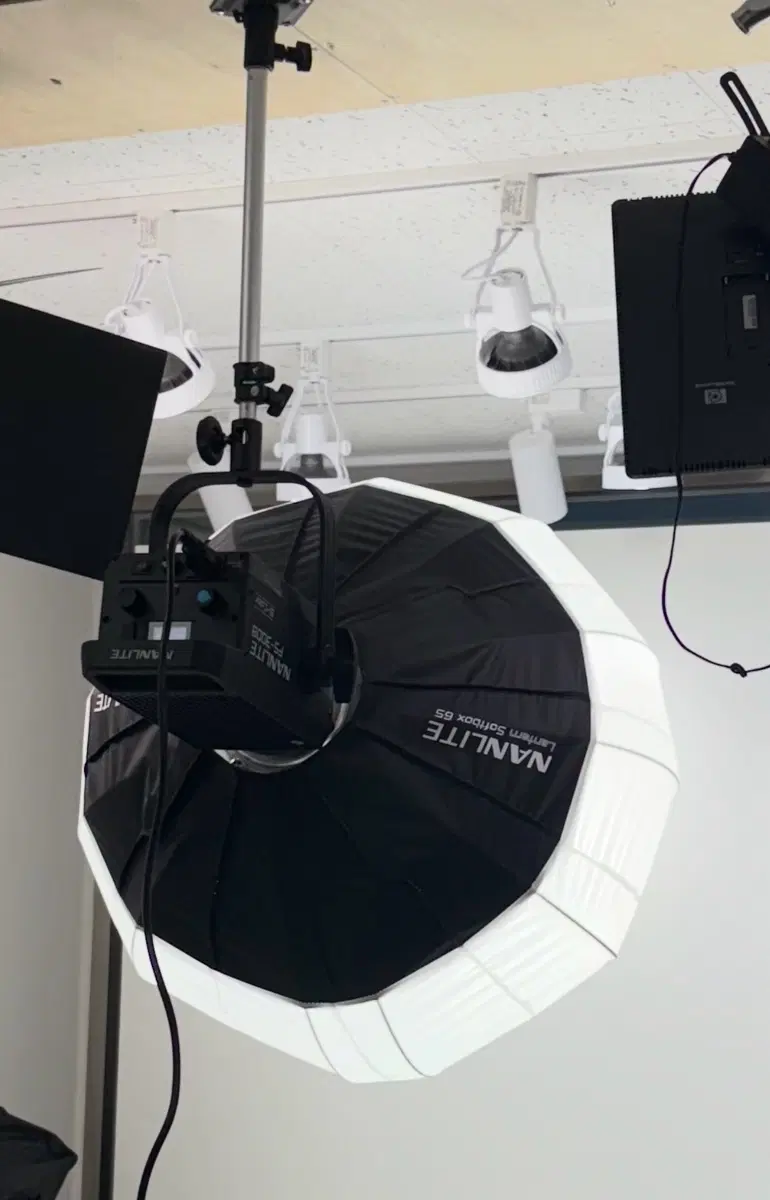 난라이트 FS-300B 유튜브 방송 영상 제품 촬영 지속광 개인방송 조명