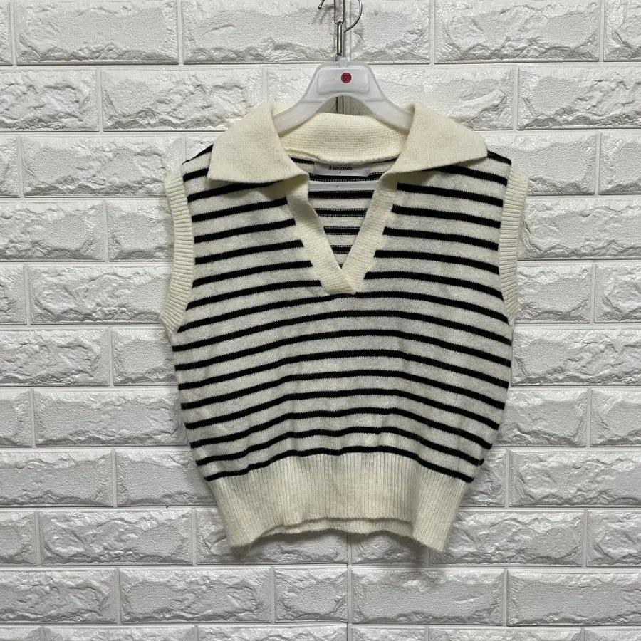 @827) 에잇세컨즈 니트조끼