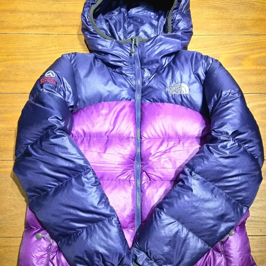노스페이스 써밋 아콘카구아 후디 경량패딩