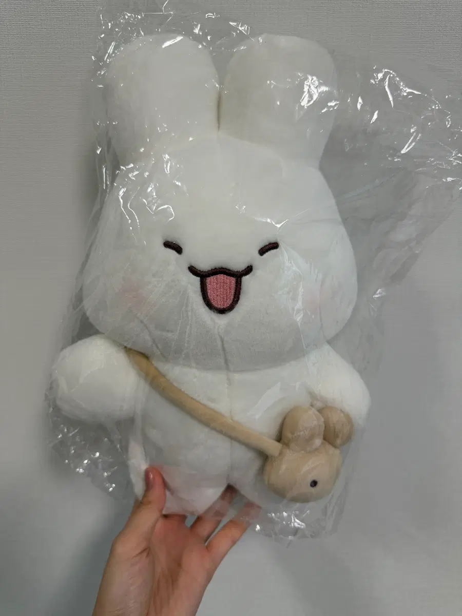 가방든 슈야 토끼 인형