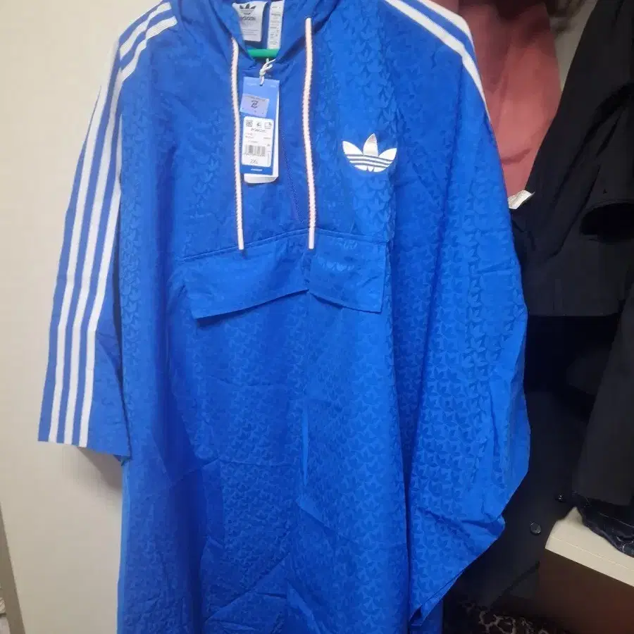 재팬 아디다스 롱 바람막이 새제품 2xl