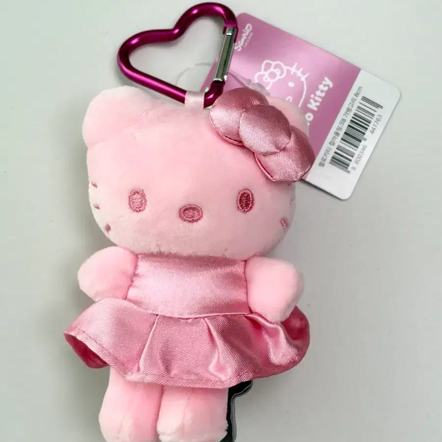 산리오 헬로키티 컬러풀 핑크 드레스 인형 키링 8cm 새상품 정품 하트 카라비너