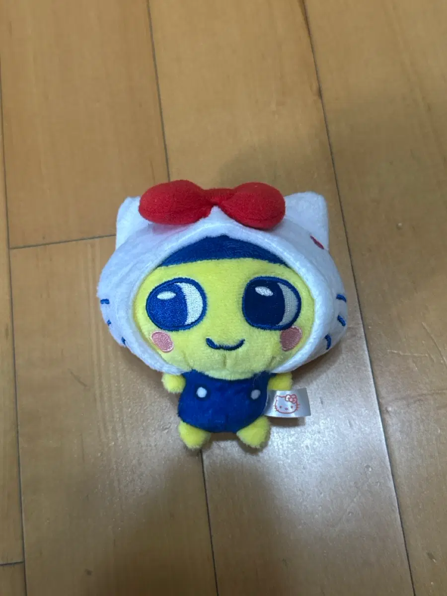 다마고치 헬로키티 마메치 콜라보 누이 인형 키링