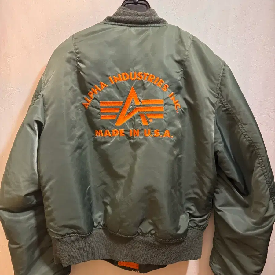 [USA제 80~90s 빈티지] 알파 인더스트리 MA-1 항공점퍼 (등판 빅자수/Medium)