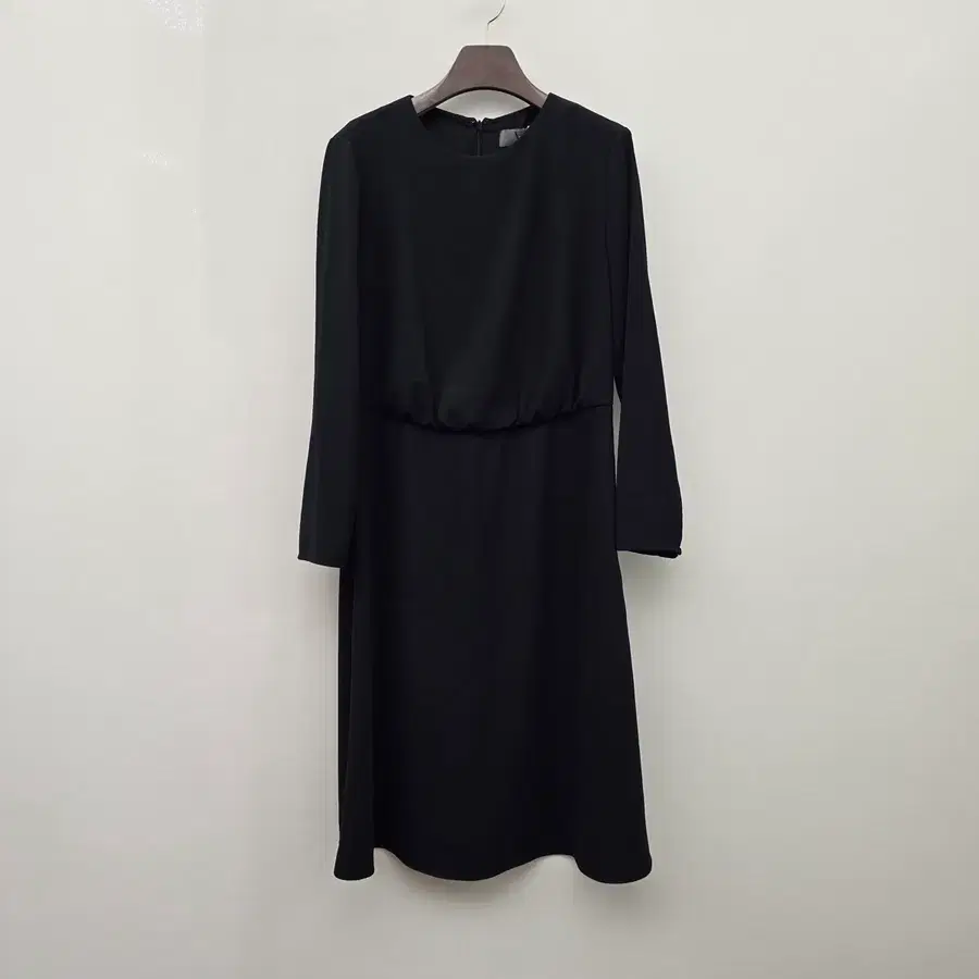 베라왕 VERA WANG 라운드넥 셔링 롱 원피스