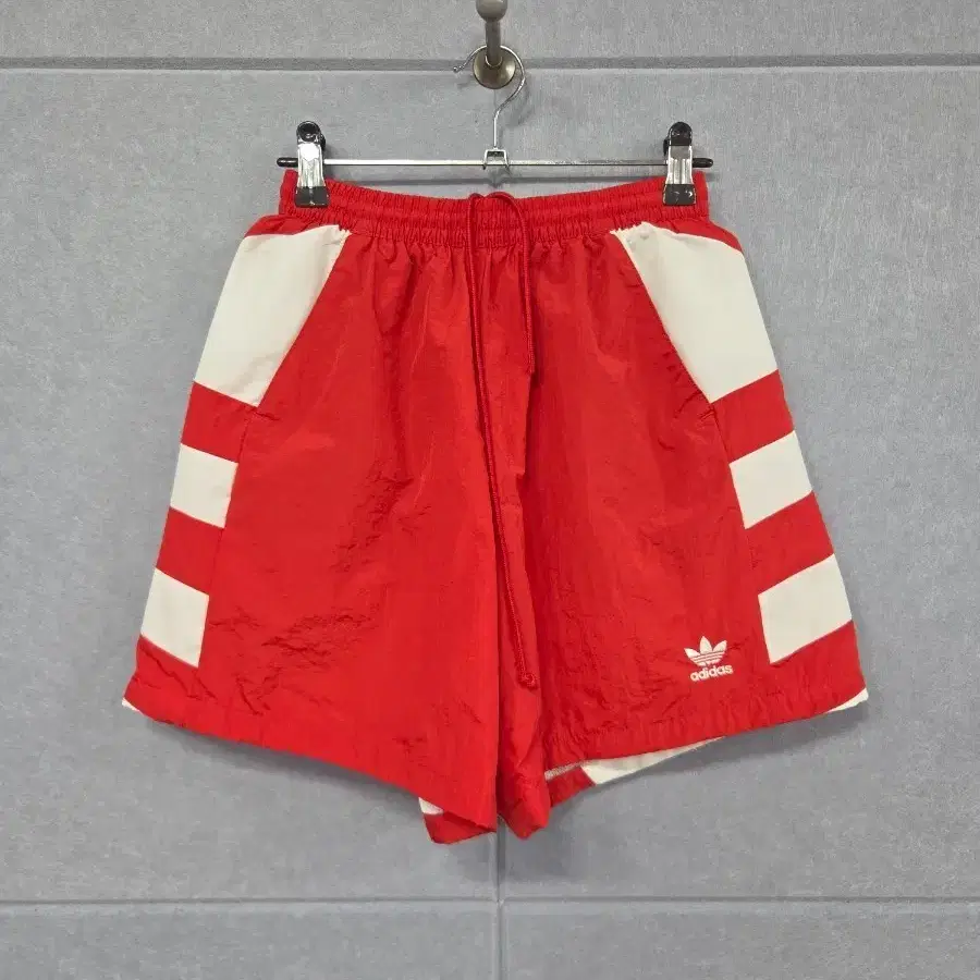 ADIDAS 오리지널스 빅 트레포일 라지 로고 나일론 숏 팬츠