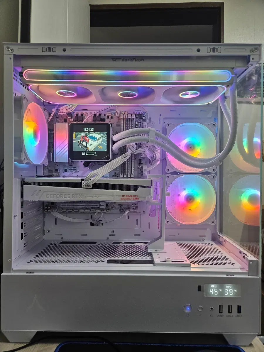 (신품)라이젠7800X3D 램16G 이엠텍5060Ti 화이트수냉본체!~