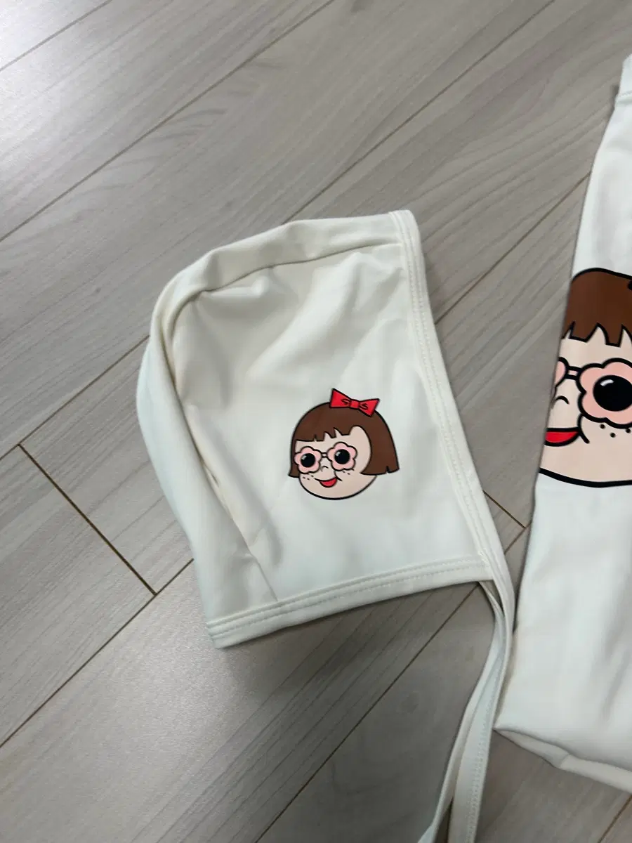 에그녹 제니 래쉬가드 수모