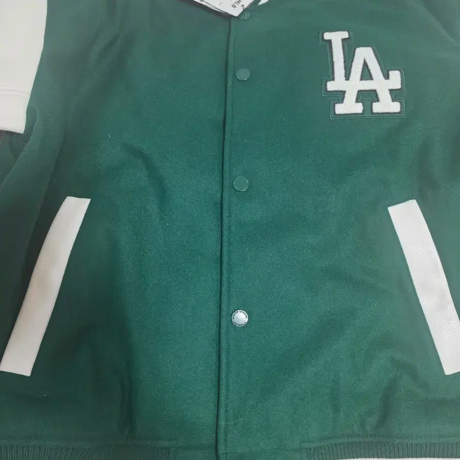 MLB바시티자켓 새상품 저렴히판매해요!