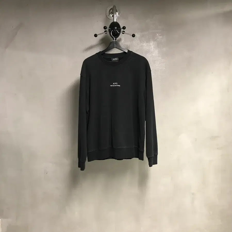 APC 아페쎄 맨투맨 블랙 XL