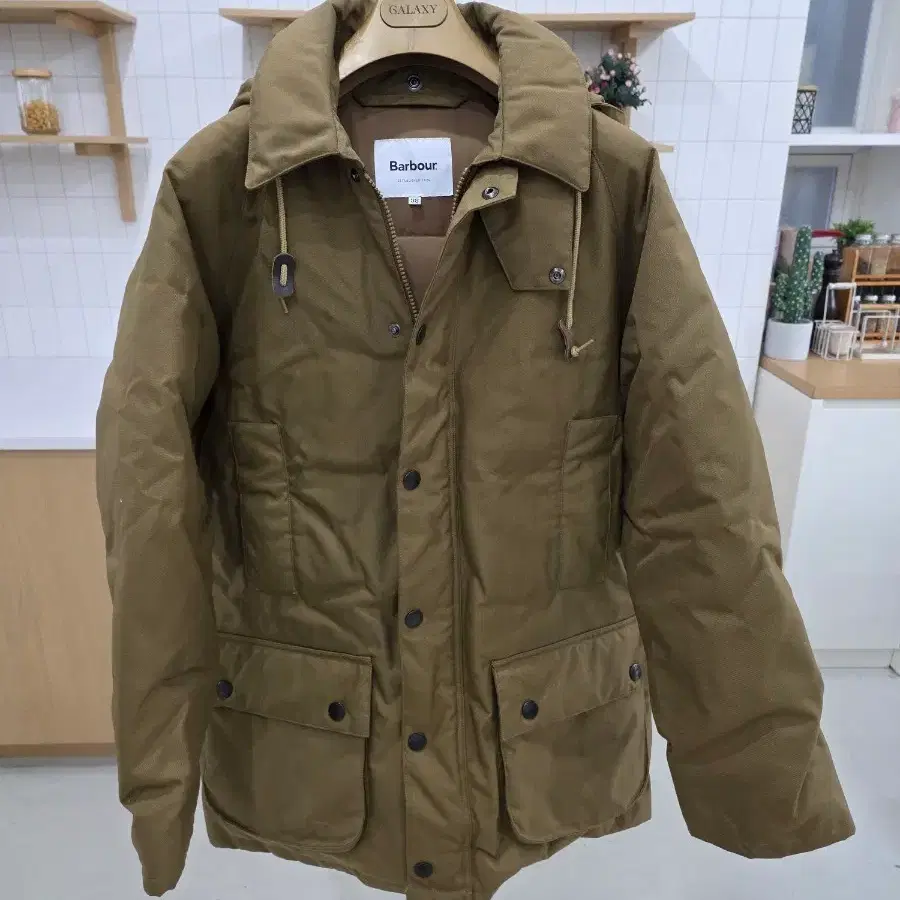 바버 뷰포트 SL 다운 점퍼 CORDURA 38 사이즈 판매. 국내 100 사이즈
