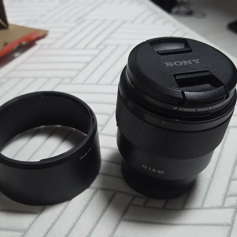 소니 렌즈 FE 85mm f1.8 판매합니다.