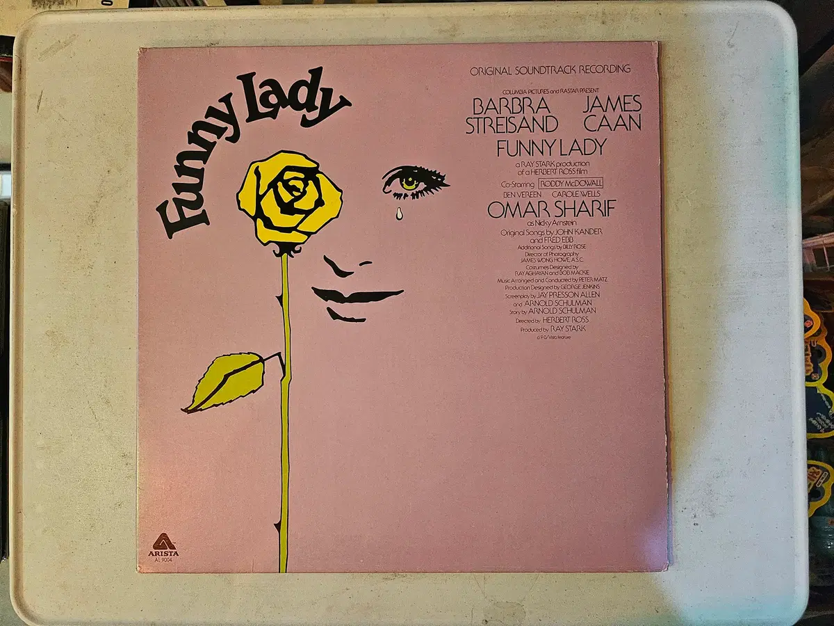 디바 바브라 스트라이샌드(Barbra Streisand)와 명배우 제임스 칸(James Caan)이 주연을 맡은 1975년 뮤지컬 영화 퍼니 레이디 (Funny Lady)