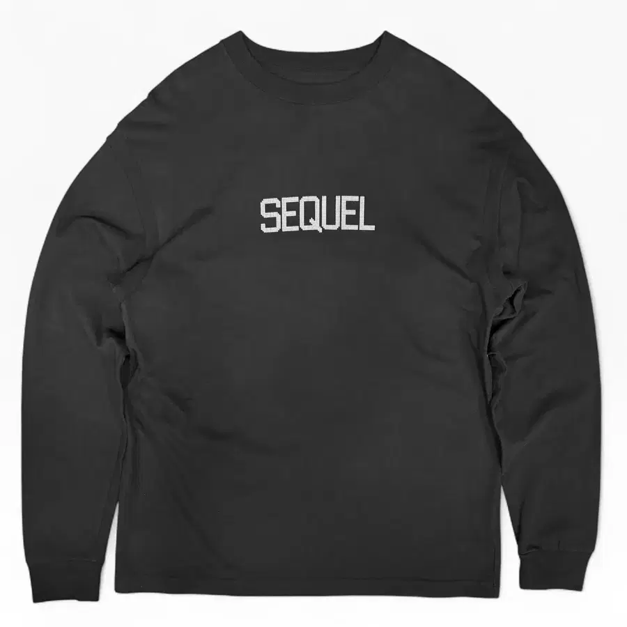 시퀄(SEQUEL) 롱 슬리브 도트 로고 그래픽 티셔츠, M