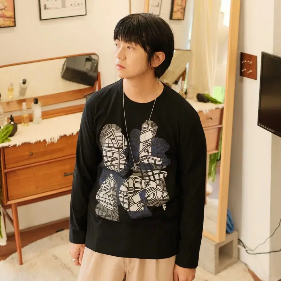 꼼데가르송 블랙 18aw 맵 그래픽 롱슬리브