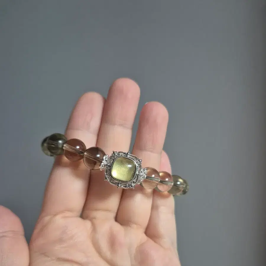 [천연 원석] 은은하고 고풍스러운 차수정(스모키쿼츠) 10mm 원석 팔찌