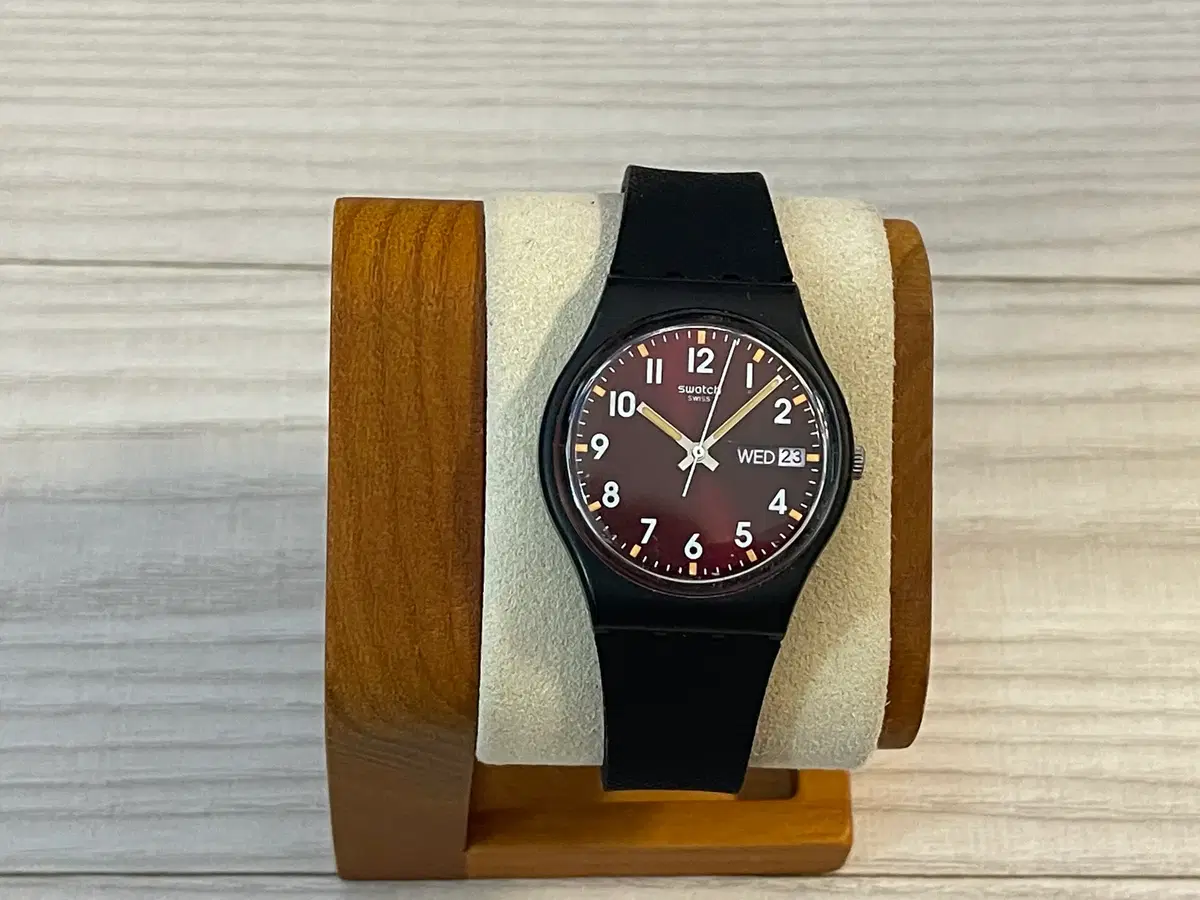 [SWATCH] 스와치 설 레드 매트 블랙