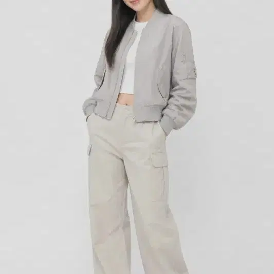 여55/칼라거펠트 23FW 라이트 그레이 나일론 집업