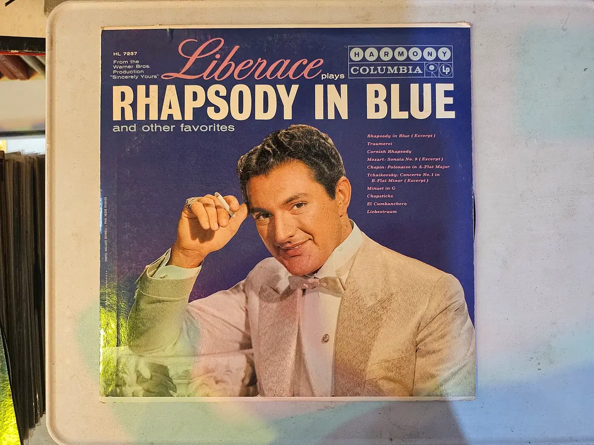 천재 피아니스트인 리버라치(Liberace)가 연주한 클래식 팝 명반 Liberace Plays Rhapsody In Blue and Other Favorites의 오리지널 Lp