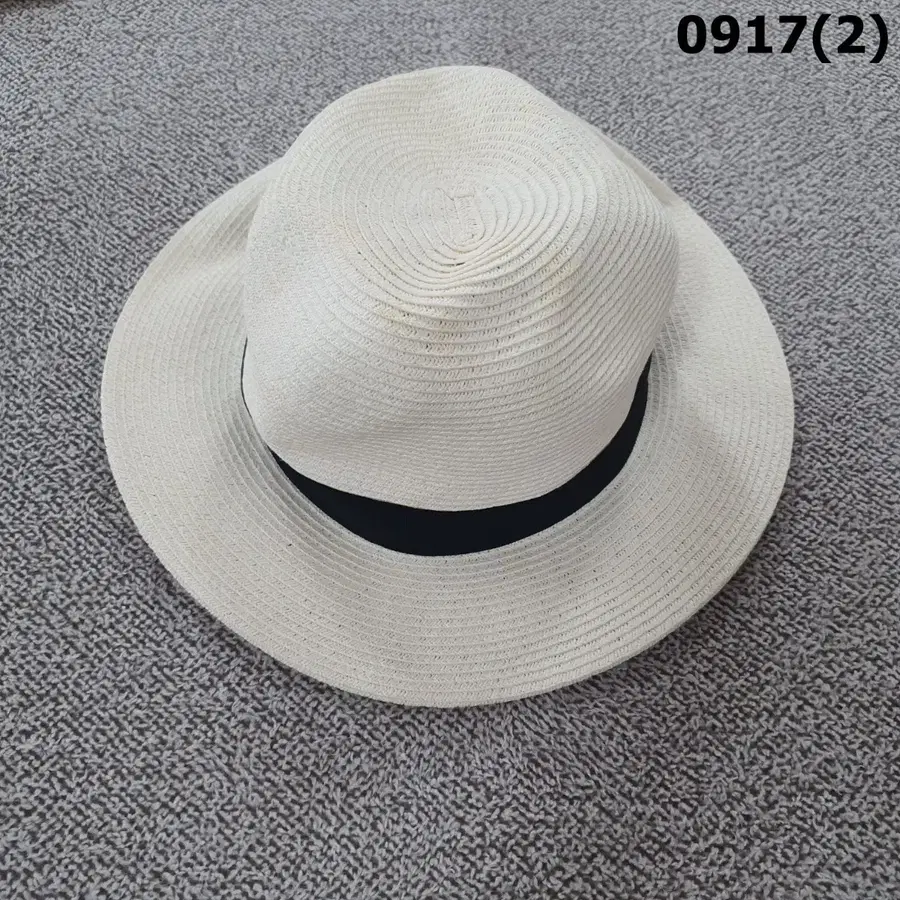 스파오 페도라 모자