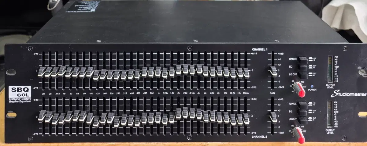 Studiomaster SBQ 60L 그래픽 이퀄라이저